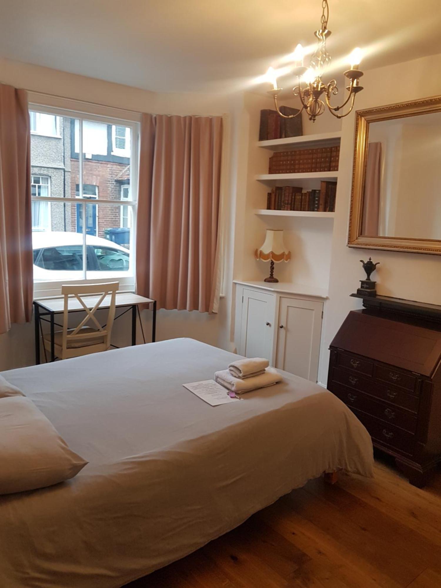 The Ox1 Hotel Oxford Room photo